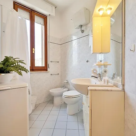 Apartment Seconda Fila Mare By Wehostyou Aria Condizionata Parcheggio